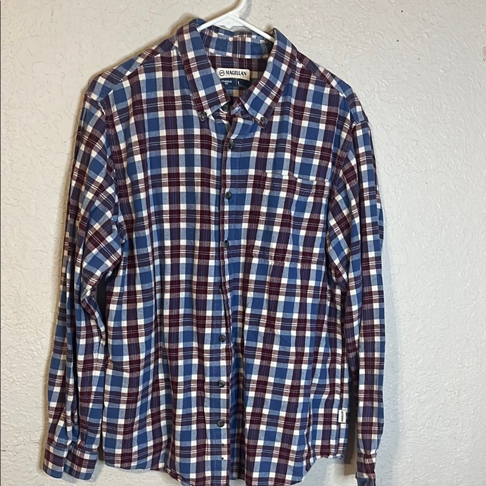 Magellan Outdoors Blue and Red Casual Button Down Shirt